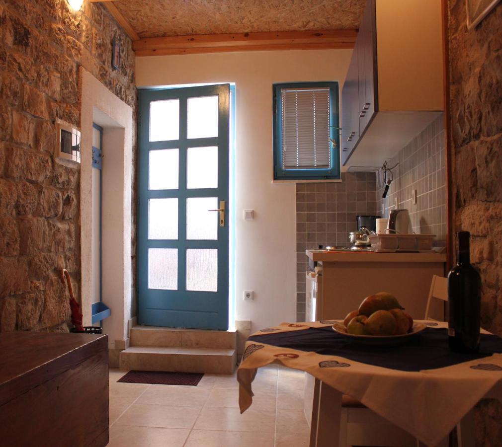 Lira - Studio Apartment Trogir Exteriér fotografie