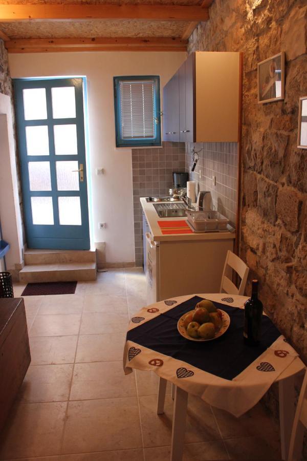 Lira - Studio Apartment Trogir Exteriér fotografie